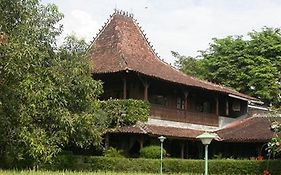 Hills Joglo Villa Semarang
